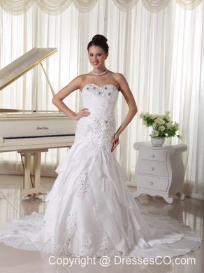 Fashionable Beading and Layers Wedding Gown With Taffeta Chapel Train In Georgia