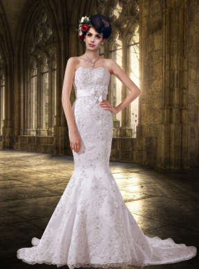 Mermaid Lace Strapless Fashionable Wedding Dress with Court Train