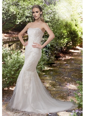Beautiful Lace Strapless Wedding Dress with Brush Train
