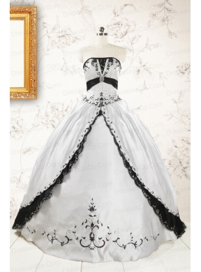 Customize Embroidery White and Black Quinceanera Dresses