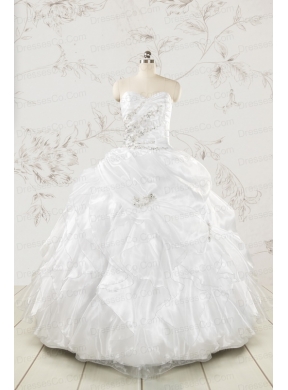 Classical White Quinceanera Dress with Beading and Ruffles
