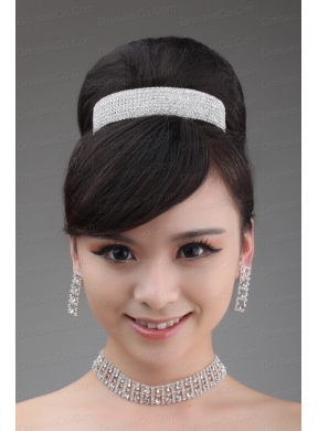 Dazzling and Marvelous Necklace and Tiara in Alloy and Rhinestone