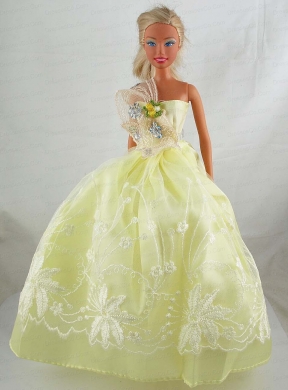 Yellow Green Beautiful Gown With Embrodery Dress For Quinceanera Doll