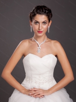 Shining Alloy Crystal Jewelry Set Including Necklace And Earrings