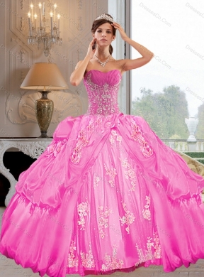 Elegant Strapless Ball Gown Quinceanera Dress with Appliques