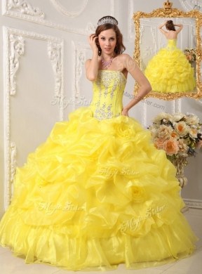 Classic Ball Gown Strapless Floor Length Quinceanera Dresses