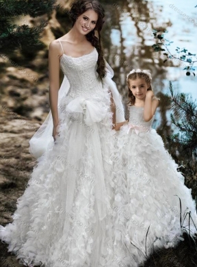 Latest Spaghetti Straps Wedding Dress with Ruffles and Beautiful Straps Flower Girl Dress with Bowknot