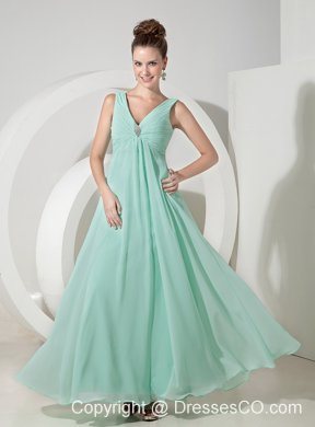 The Most Popular Apple Green Empire V-neck Prom / Evening Dress Chiffon Beading Long