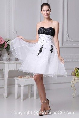 Beading And Appliques Decorate Ruching Organza Prom Dress Knee-length