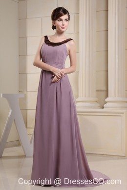 Scoop Mother Dress With Light Purple and Brush Train