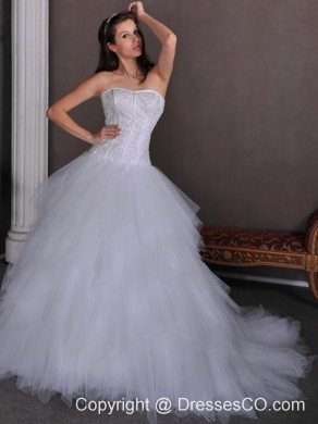 Elegant A-line Strapless Chapel Train Satin and Tulle Appliques Wedding Dress