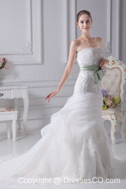 Mermaid Strapless Lace Chapel Train Wedding Dress with Fitted