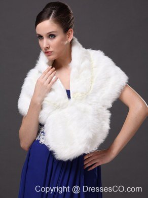 Faux Fur Fashionable V-Neck Wedding Party and Prom Shawls White