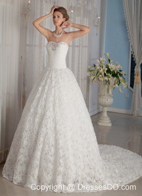 Luxurious A-Line / Princess Court Train Rolling Flowers Beading Wedding Dress