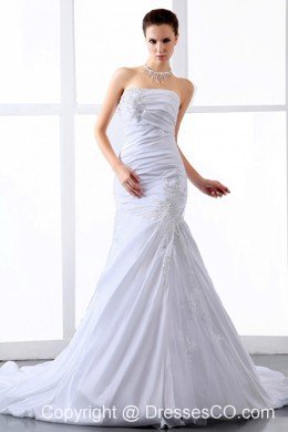 Fashionable Wedding Dress With Appliques and Ruching Court Train A-line For Custom Made