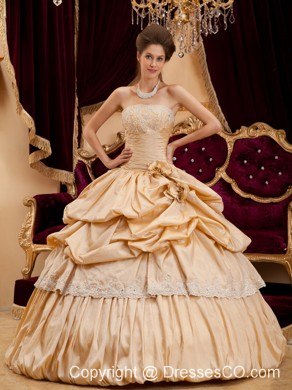 Beautiful Ball Gown Strapless Long Taffeta Appliques Champagne Quinceanera Dress