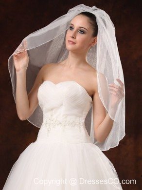 Graceful One-tier Beautiful Organza With Pearl Bridal Veils