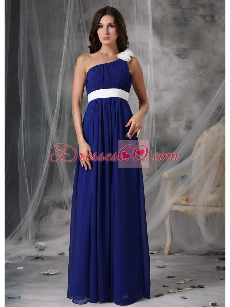Modest Royal Blue And White Empire One Shoulder Prom Dress Chiffon Hand Flowers Long