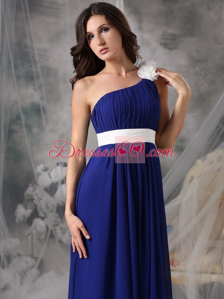 Modest Royal Blue And White Empire One Shoulder Prom Dress Chiffon Hand Flowers Long