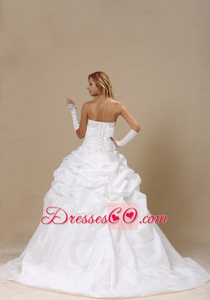 Ball Gown Wedding Dress With Appliques Decorate Bust and Ruched Pick-ups