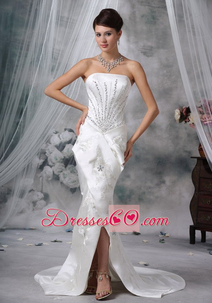 Beautiful Mermaid / Trumpet Strapless Court Train Satin Beading Wedding Dress