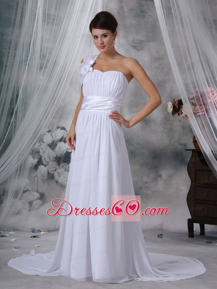 Elegant Column / Sheath One Shoulder Court Train Ruched Wedding Dress