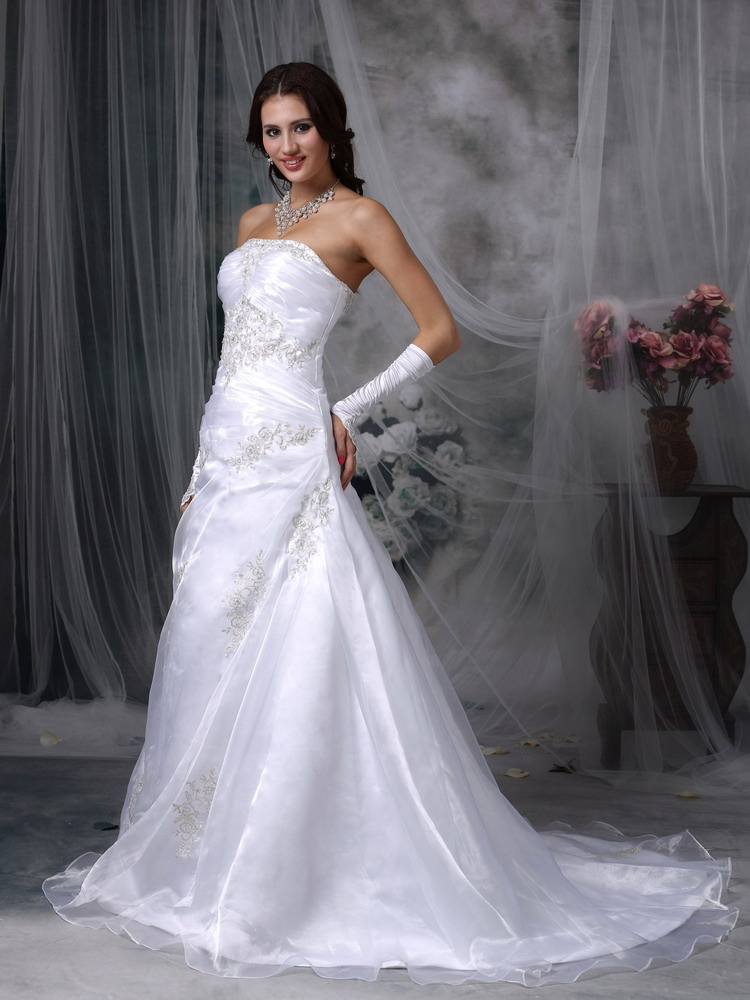 Beautiful A-line Strapless Court Train Organza Appliques Wedding Dress