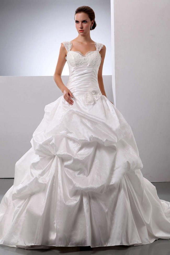 Discount Straps Princess Appliques And Pick-ups Wedding Dress With Long
