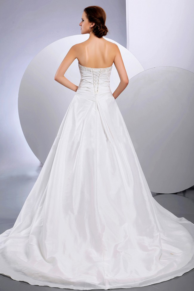 New Arrival Wedding Dress With Appliques and Ruching A-line Chapel Train