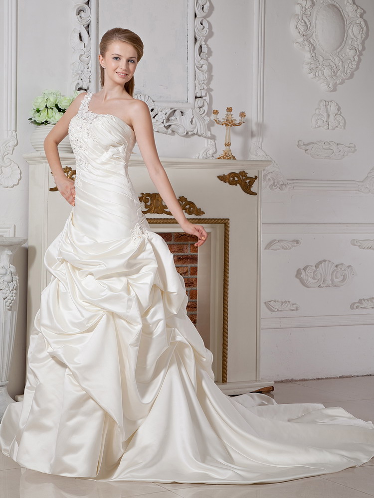 Wonderful A-line One Shoulder Court Train Taffeta Appliques Wedding Dress