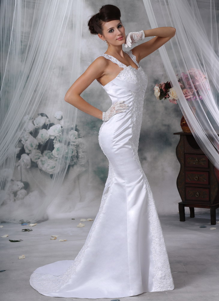 Luxurious Trumpet / Mermaid Straps Brush Train Satin Lace Appliques Wedding Dress