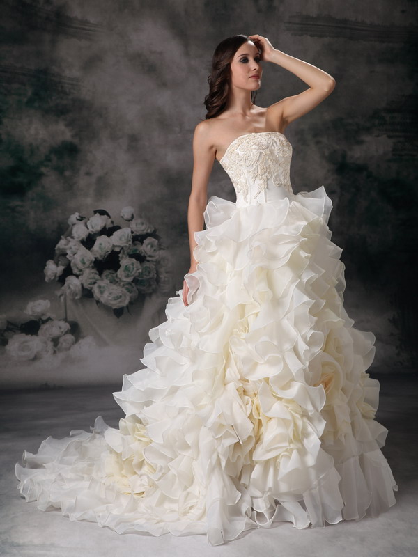 Beautiful A-line Strapless Court Train Organza Hand Made Flower Wedding Dress