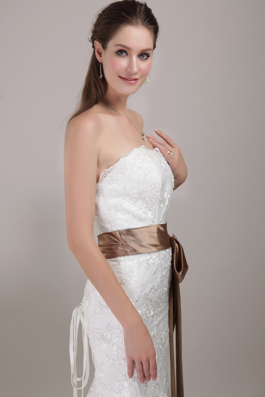 Elegant Trumpet/Mermaid Strapless Court Train Lace Sash / Ribbons Wedding Dress