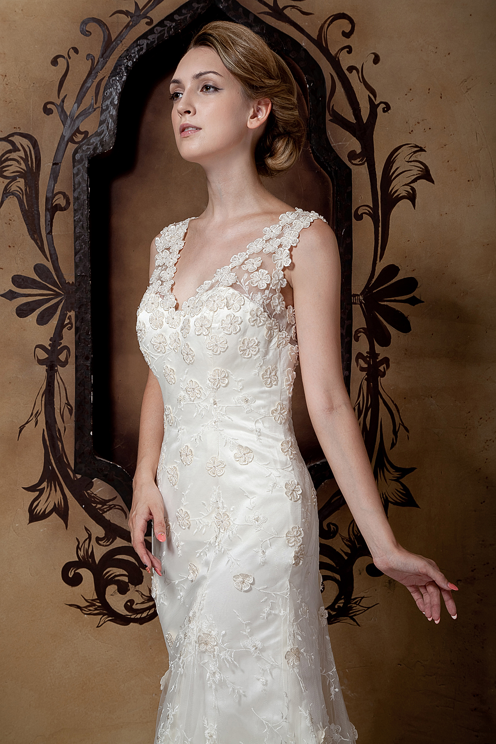 Gorgeous Column V-neck Brush Train Taffeta and Lace Wedding Dress