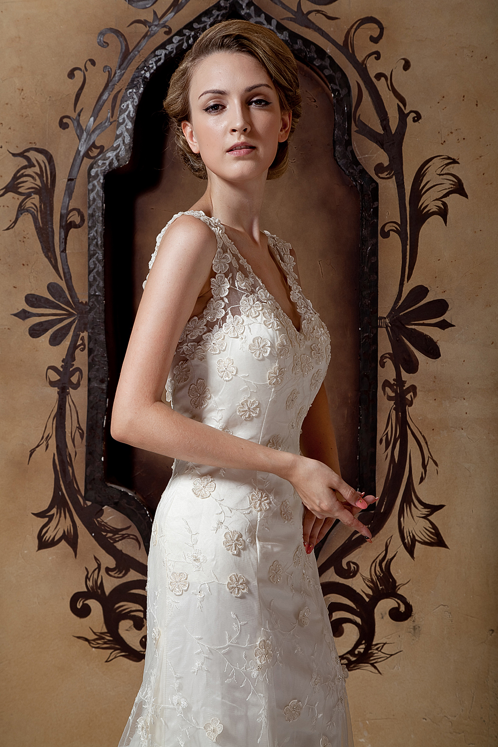 Gorgeous Column V-neck Brush Train Taffeta and Lace Wedding Dress
