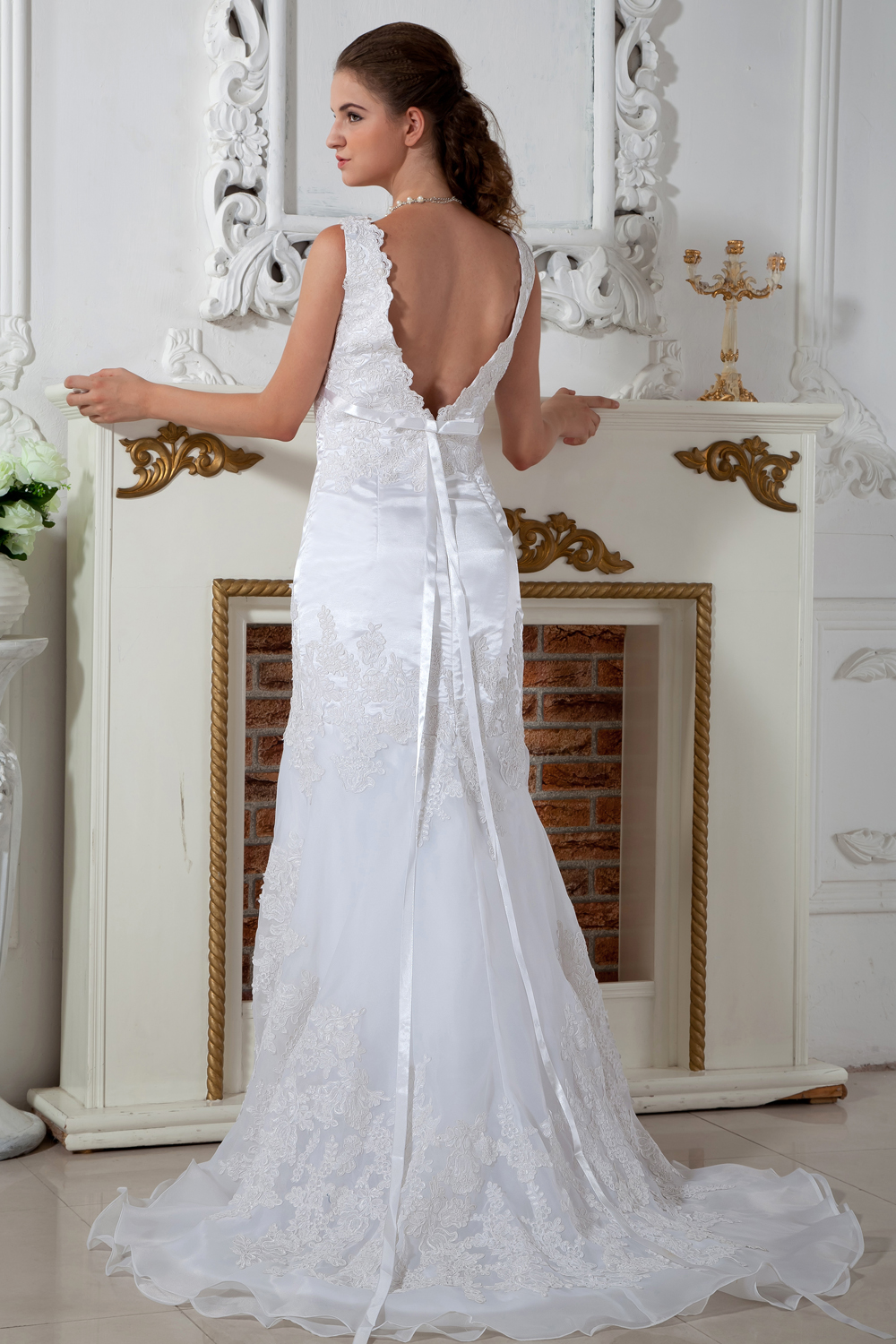 Pretty Column V-neck Court Train Organza Lace and Appliques Wedding Dress