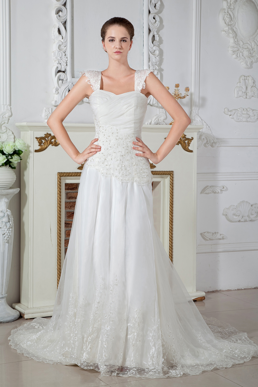 Low Price Empire Straps Court Train Tulle Appliques and Lace Wedding Dress