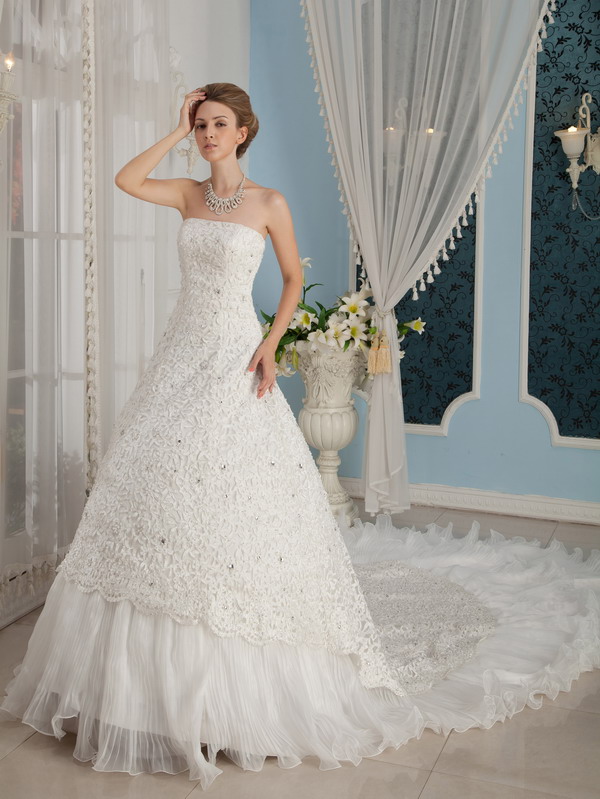 Gorgeous A-Line / Princess Strapless Cathedral Train Beading Wedding Dress