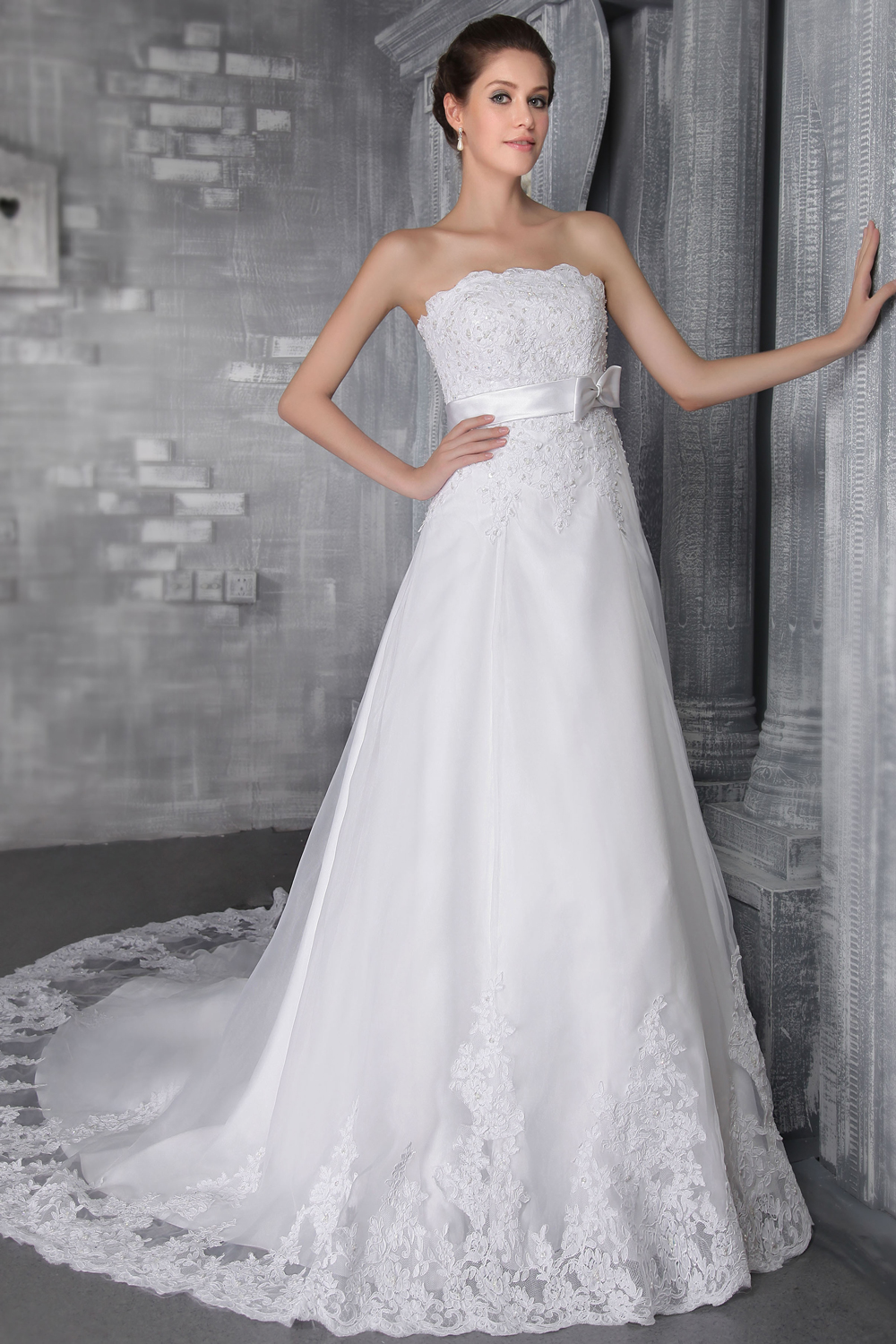 White A-Line/Princess Strapless Chapel Train Lace Beading Wedding Dress
