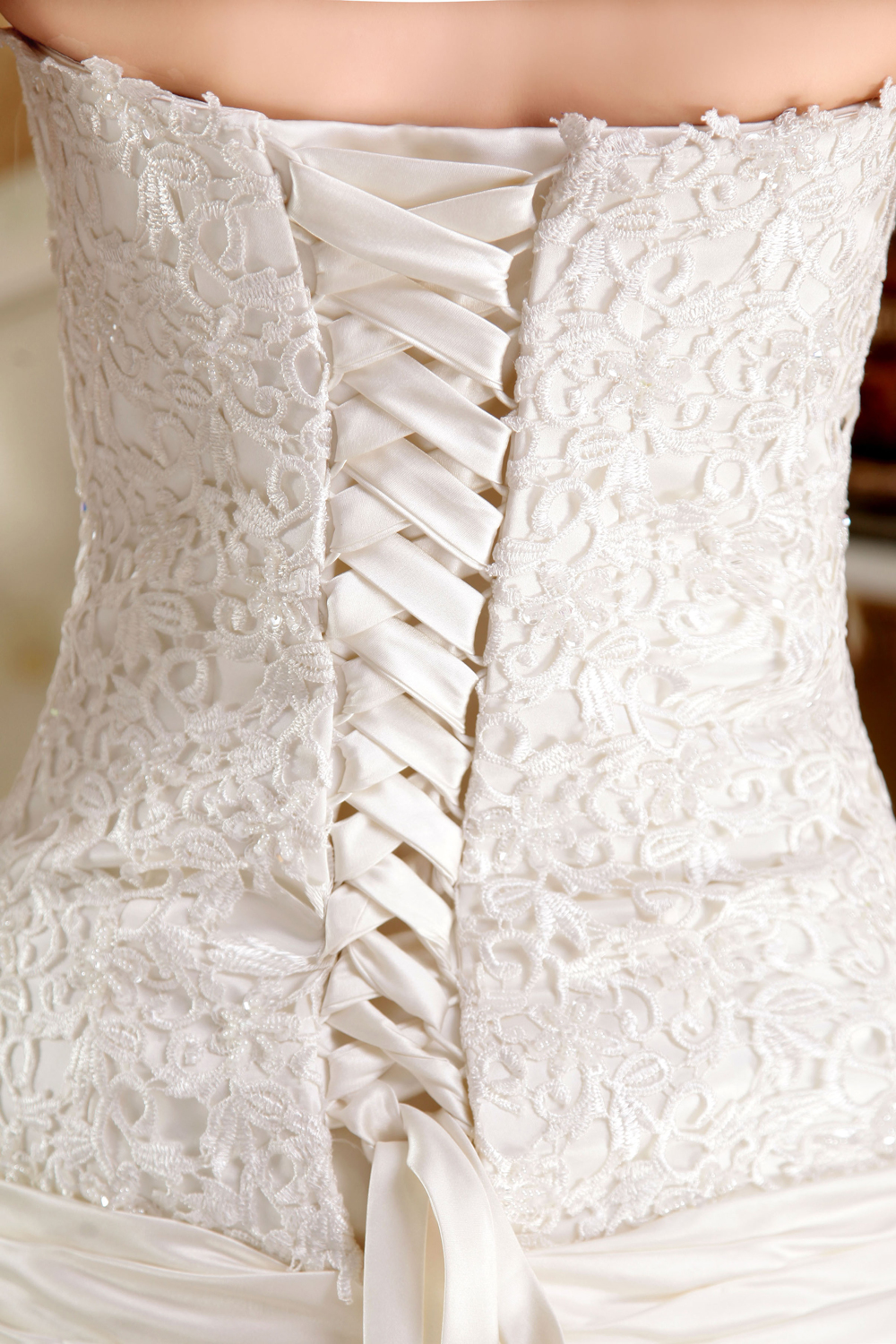 White A-Line / Princess Strapless Brush Train Taffeta Appliques Wedding Dress