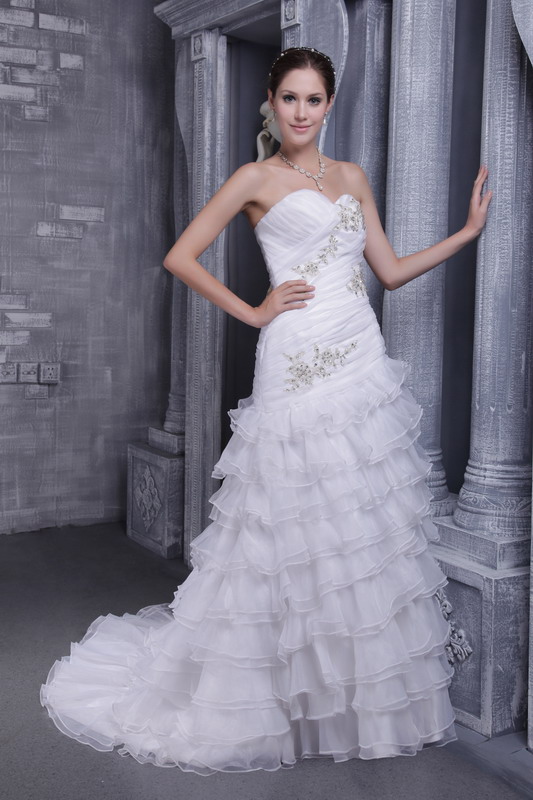 White A-line / Princess Court Train Organza Appliques Wedding Dress