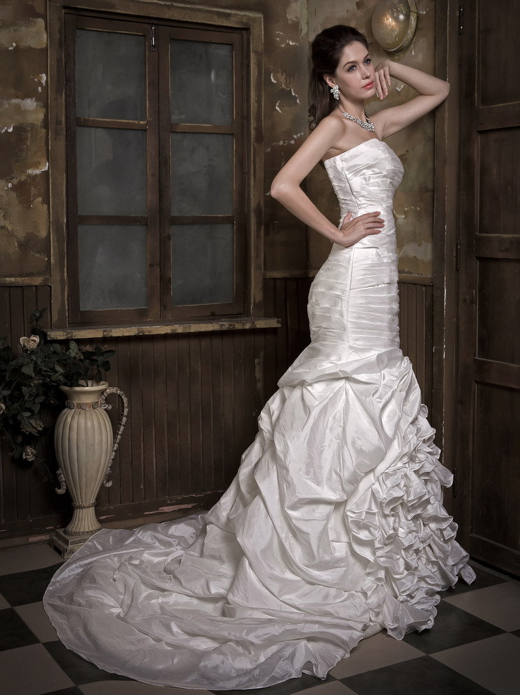 Fashionable Mermaid Strapless Court Train Taffeta Ruching and Ruffles Wedding Dress