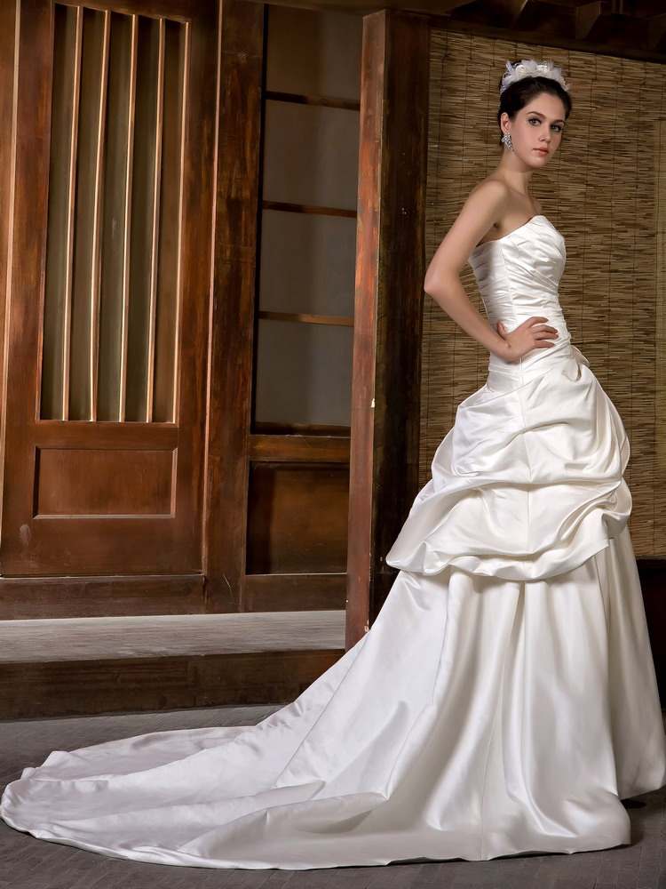 Luxurous A-line Strapless Court Train Taffeta Ruching Hand Made Flowers Wedding Dress