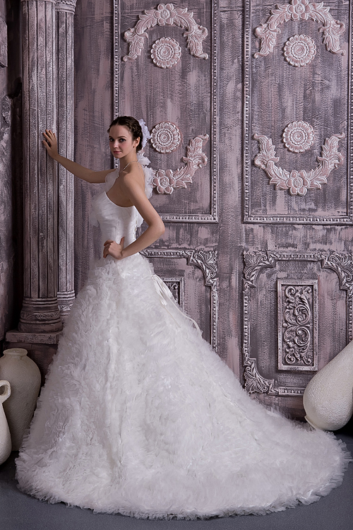Customize A-line / Princess One Shoulder Court Train Tulle Beading Wedding Dress