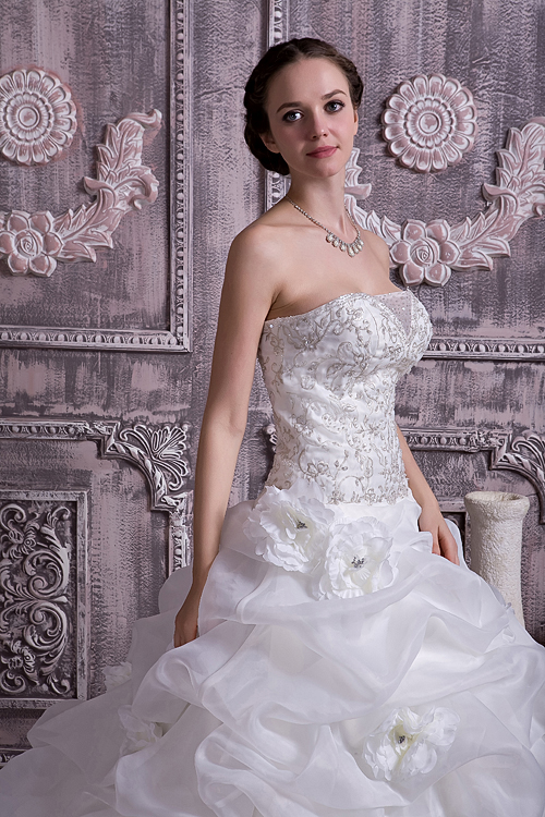 Custom Made A-line / Princess Stapless Chapel Train Organza Beading and Pick-ups Wedding Dress