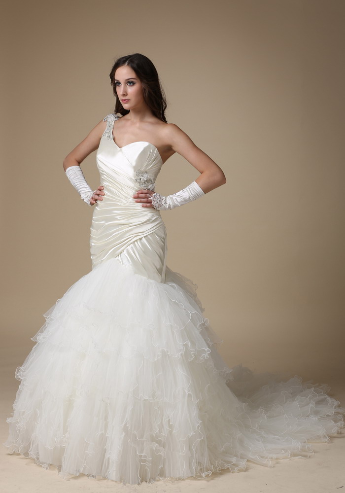 Fashionable Mermaid One Shoulder Court Train Taffeta and Organza Appliques and Ruching Wedding Dress