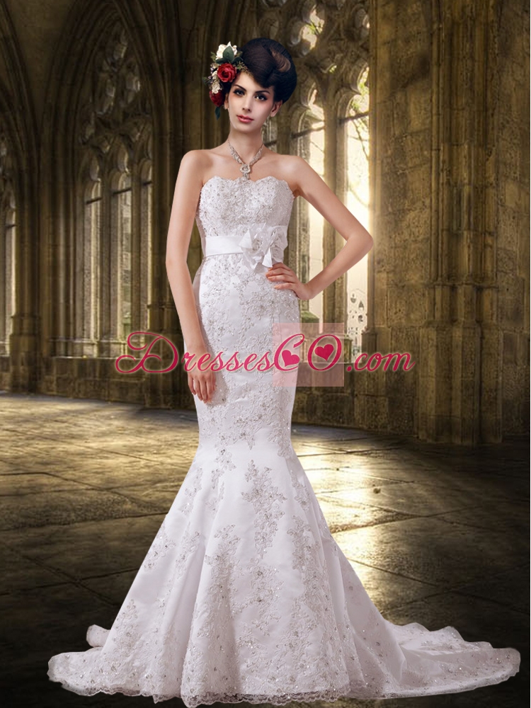 Mermaid Lace Strapless Fashionable  Wedding Dress with Court Train