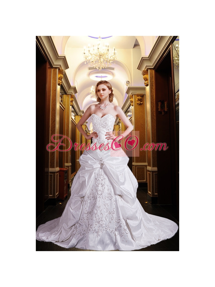 Most Popular Princess Court Train Wedding Dress with Embroidery