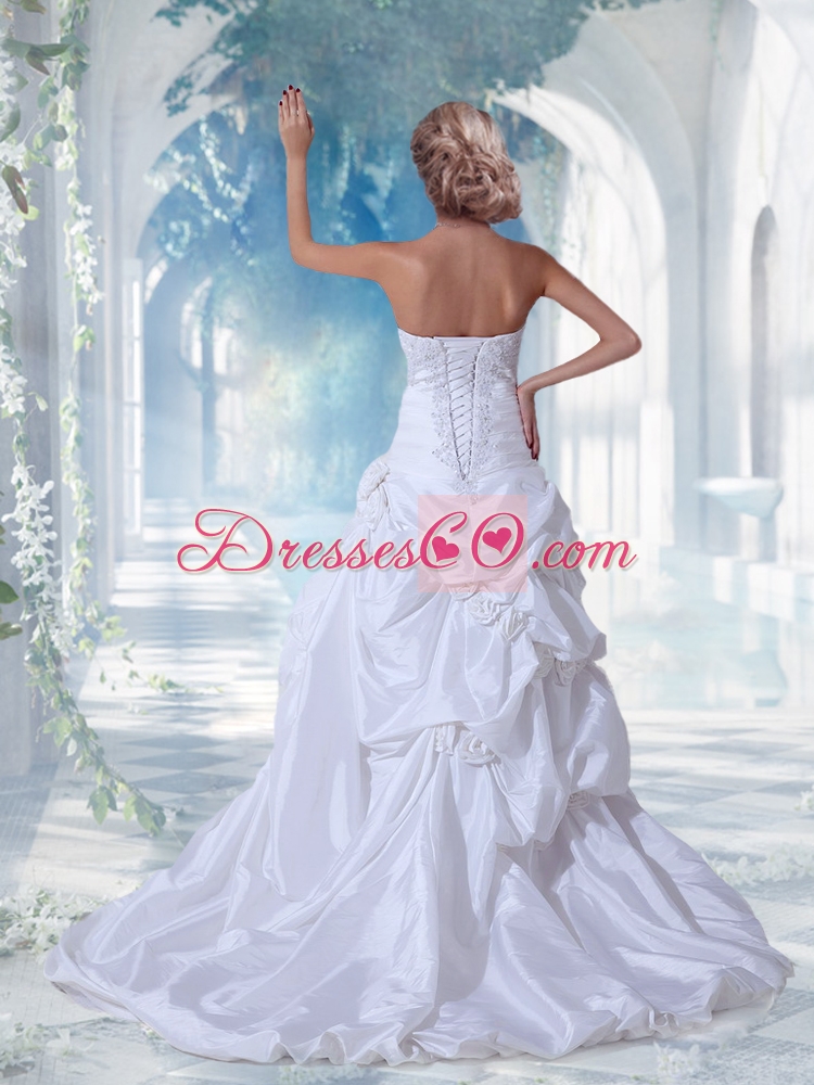 Elegant Hand Made Flower and Appliques Wedding Dresses