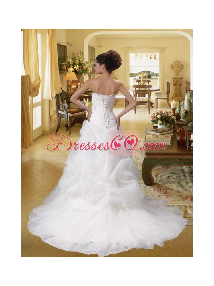 New Style A Line Court Train Beading Wedding Dress with Sweetheart